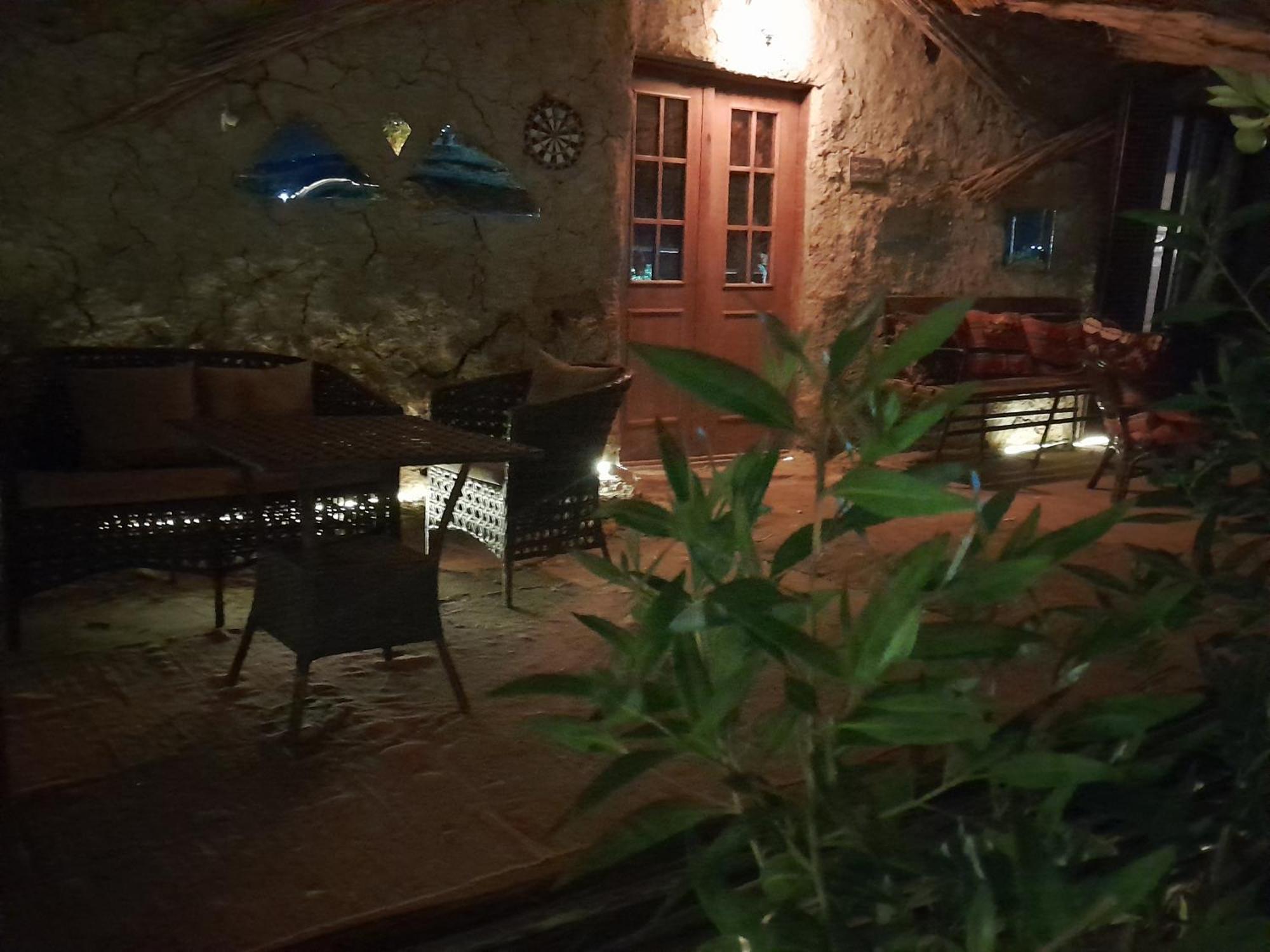 Dahshour Mudhouse Fayoum Desert Road 35km From Giza Pyramids Holiday home *
