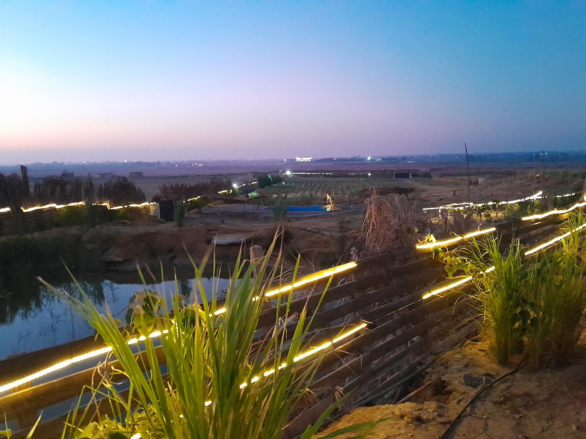 Dahshour Mudhouse Fayoum Desert Road 35km From Giza Pyramids *