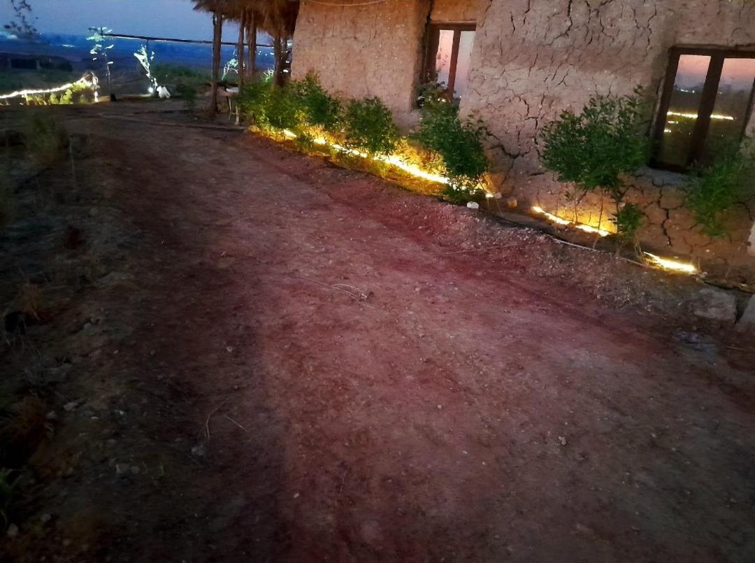 Dahshour Mudhouse Fayoum Desert Road 35km From Giza Pyramids