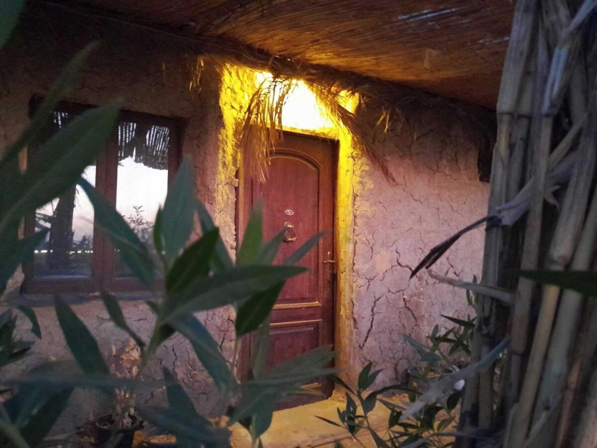 Dahshour Mudhouse Fayoum Desert Road 35km From Giza Pyramids