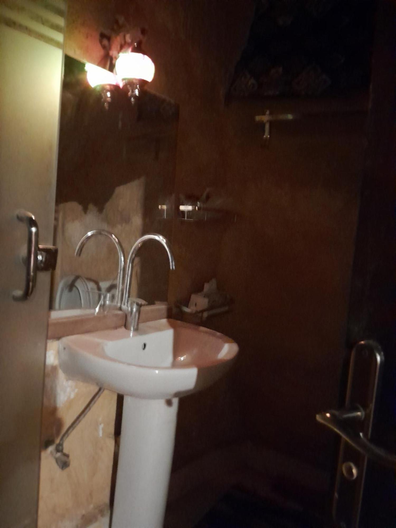 Dahshour Mudhouse Fayoum Desert Road 35km From Giza Pyramids Holiday home